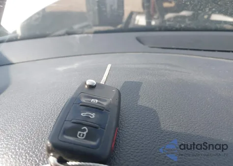 2013 Volkswagen Jetta 2.5L Se z USA, uszkodzony, nr VIN 3VWDP7AJ8DM423681